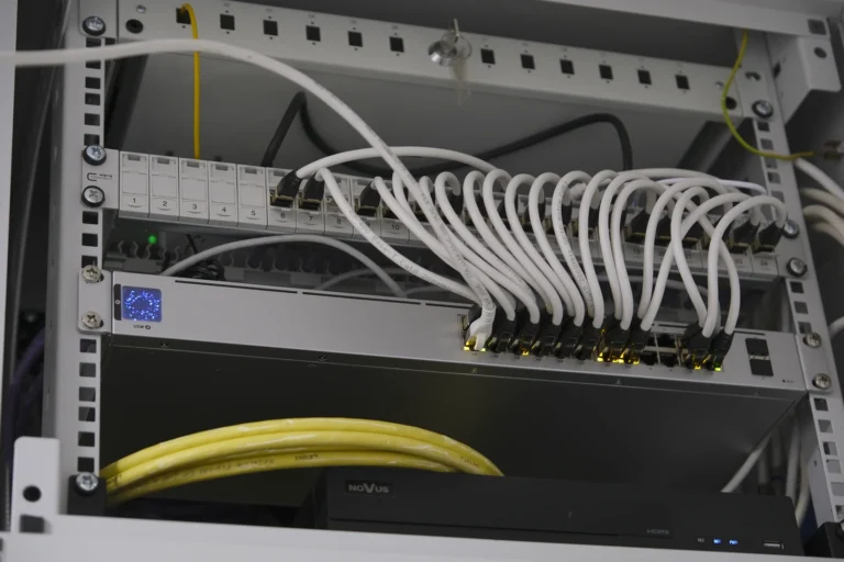CAT 6A, CAT 7 oder CAT 8 — welches Netzwerkkabel ins Haus?