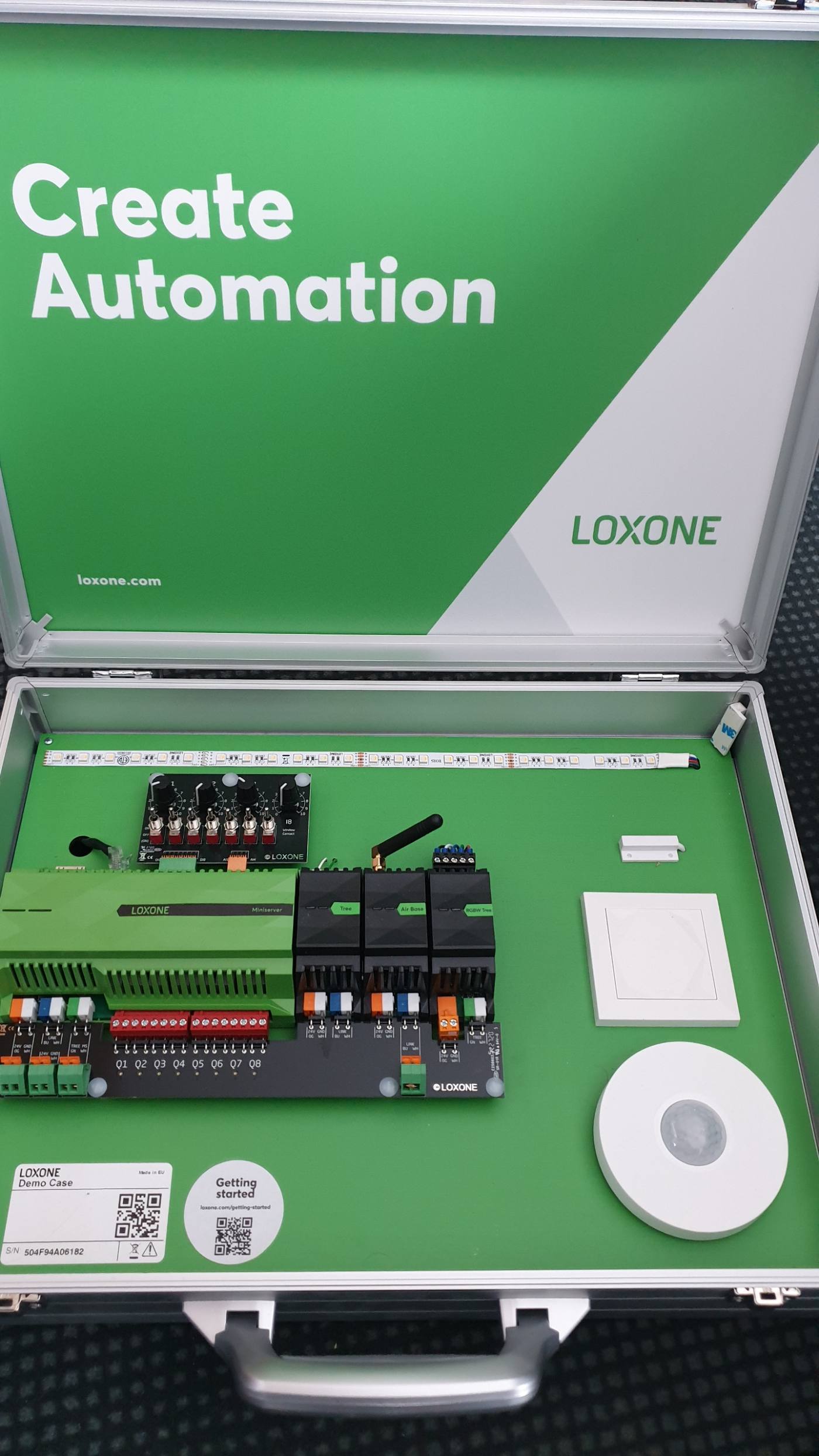 Loxone Demo-Koffer von ENELAN — Miniserver, Tree, Air und RGBW live erleben