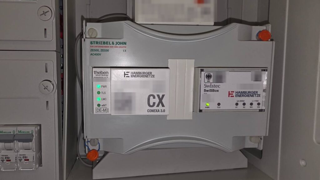 Smart-Meter-Gateway der Hamburger Energienetze am Zählerplatz — Einbau und Anmeldung durch ENELAN GmbH